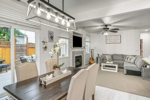 Kennewick Vacation Rental | 4BR | 2.5BA | 2,200 Sq Ft | 3 Steps for Entry