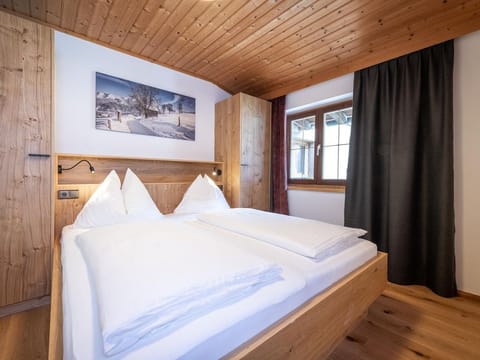 Vacation apartment "Biberg" - Hinterburghof - Family Krahbichler Farm Stay in Salzburgerland