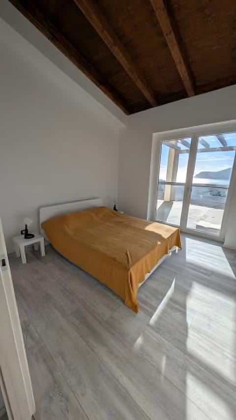 Apartment 'Adriana Bilocale' with Sea View, Wi-Fi and Air Conditioning Apartment in Lacona