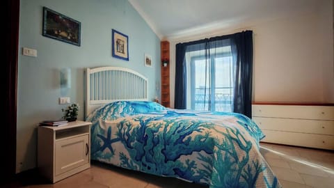 Genova al Volo - Facing the Station and Airport Apartment in Genoa