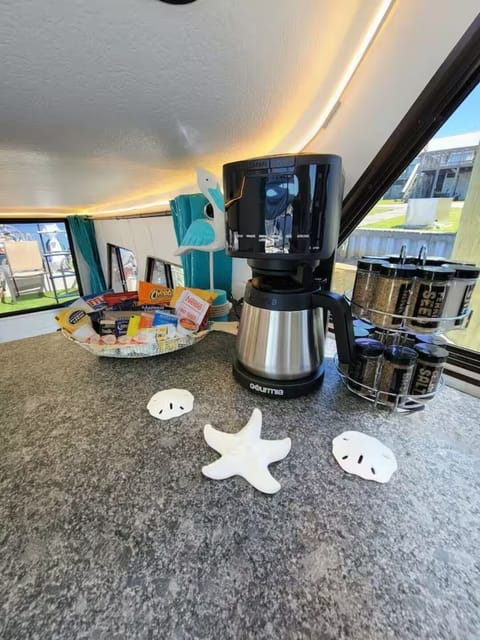 coffee, tea and snack bar