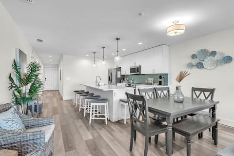 Lots of Extra Counter Seating