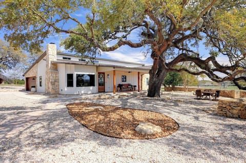 Blanco Hill Country Hideaway House in Blanco