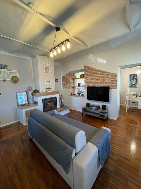 Holiday Home 'La Casa Di Noah' with Mountain View, Private Terrace and Wi-Fi House in Liguria