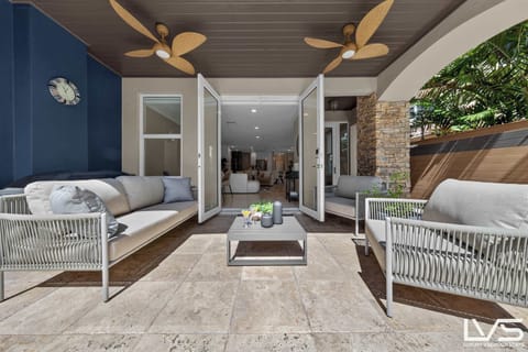 Patio w/ Black Stone BBQ