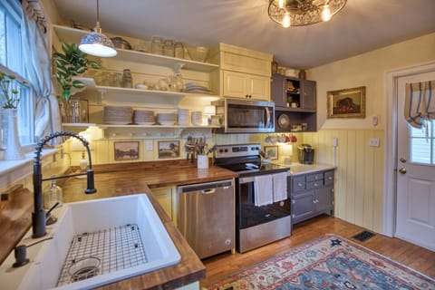 Kitchen | Farmhouse Sink | Open Shelving