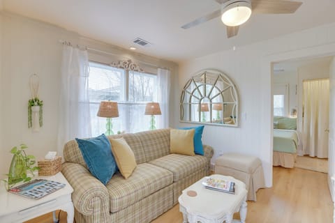 Tuscaloosa Vacation Rental | 1BR | 1BA | Stairs Required | 800 Sq Ft