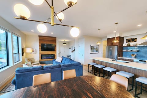 Plenty of space for family get togethers.