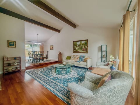 Entire 3-bedroom charming house in Lake Forest Park House in Lake Forest Park