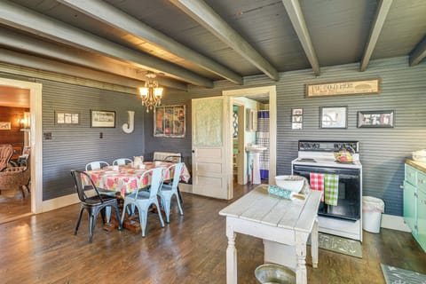 Kitchen | Main Level