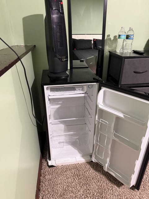 Room2: Peaceful and Relaxing Hotel in Brooklyn Park