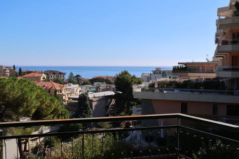CASA MARINA: elegance and comfort with a sea view Apartment in Sanremo