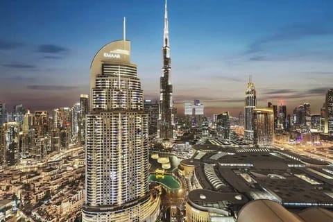 Full view of Burj Khalifa from the balcony, perfect for enjoying the spectacular 3D projection and fountain show at Dubai Fountain.