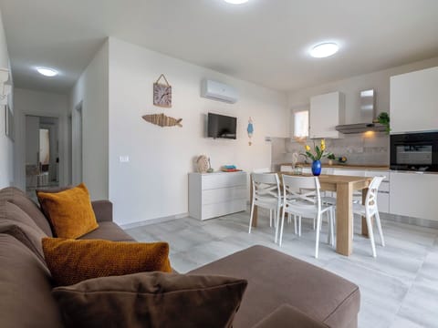 Apartment, Urban Design, Balcony, Condominium, Aluminium, Penthouse Apartment