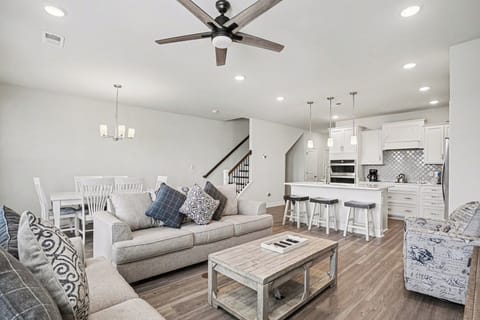 Living Room/Kitchen Area