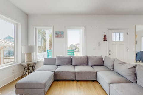 Gorgeous coastal home with swim spa, multiple levels & close to beach House in Pensacola Beach