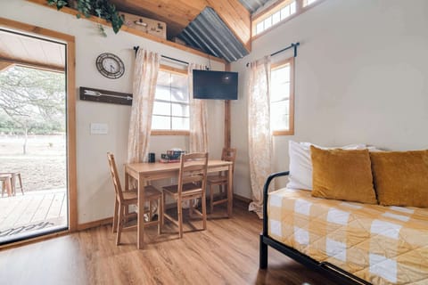 Hill Country Cabin 1 Cabin in Canyon Lake