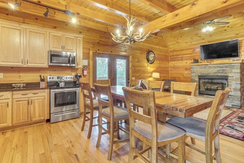 Dining Area | Main Floor