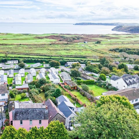 Tide & Tee - 2 Bedroom Apartment - Penally - Tenby (27507)
