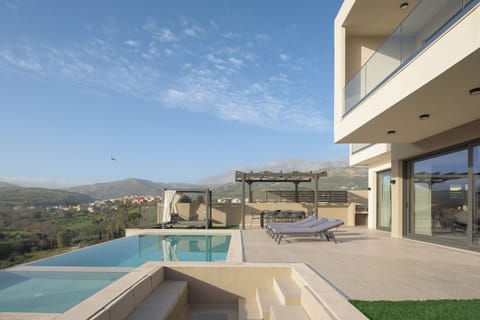 Ampela Villa Pool Terrace, a 35 m² infinity pool paired with a children’s pool