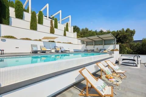 Private pool 1