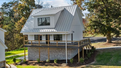 Cedar Haven - Exterior