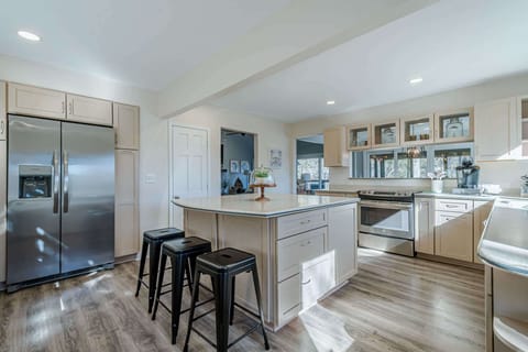 Fully equipped and ready for your gourmet—or grab-and-go—adventures.