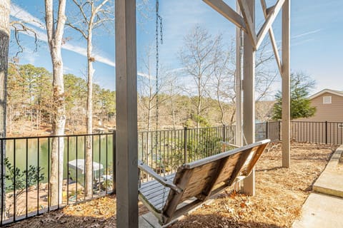 Hang out… literally. This swinging chair isn’t just seating—it’s a vibe. Relax, sway, repeat.