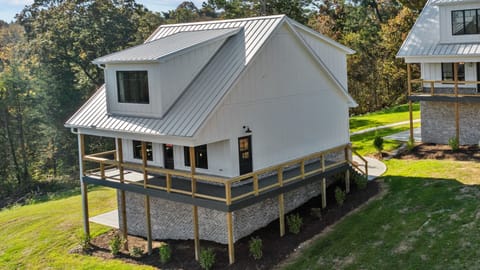 Raven's Rest - Exterior