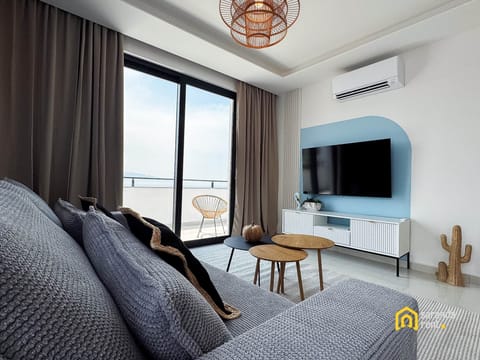 Livingroom with 55" Samsung TV