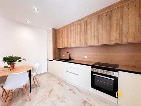 Kitchen with dining table