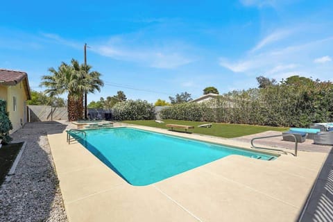 Huge private lap pool and jacuzzi for relaxing and cooling off