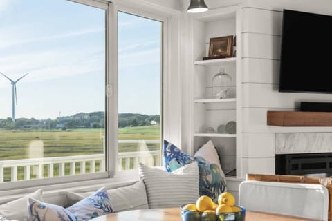 Expansive views of the marsh from the breakfast nook