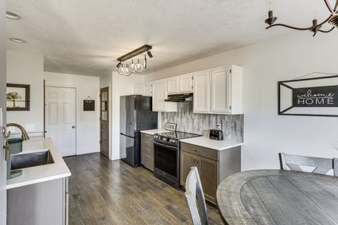 Kitchen | Main Floor