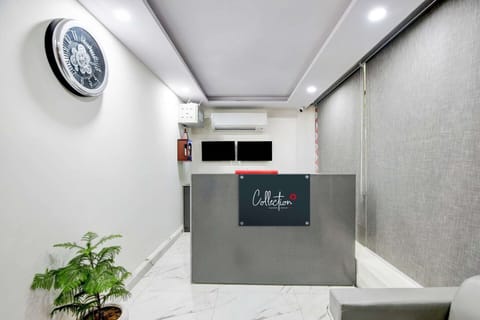 Entrance / Reception