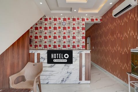 Entrance / Reception
