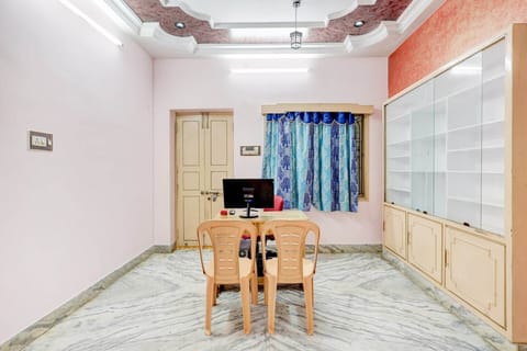 Entrance / Reception