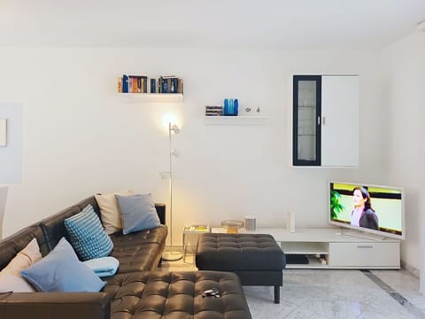 Furniture, Interior Design, Couch, Wall, Living Room, Flooring, Room, Table, Floor, Home