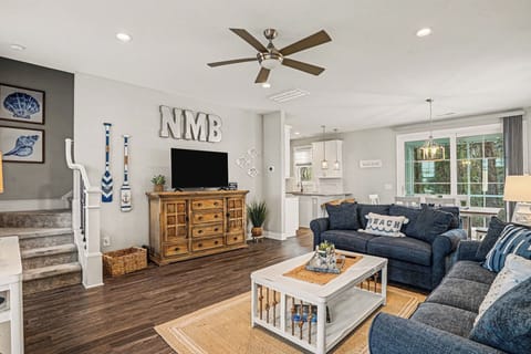 Living Room Area with TV