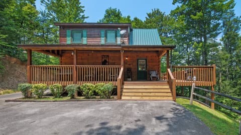 at hooked on bears a 2 bedroom cabin rental located in pigeon forge