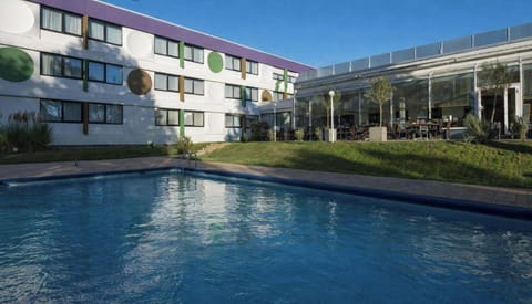 Hotel Exterior [summer]