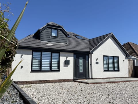 Casa Honeybourne, Southbourne: An impressive and contemporary holiday home