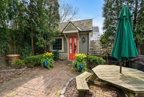 Cozy cottage in the heart of derby city