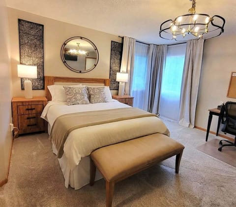 Queen size bed.