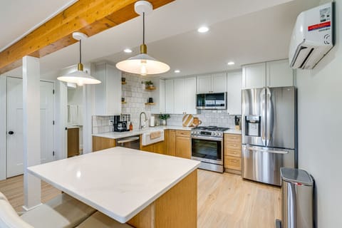 Open-Concept Kitchen | Large Island & Custom Cabinetry