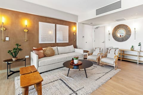 HiBird_4 Bedroom Apartment_1 (Copy)