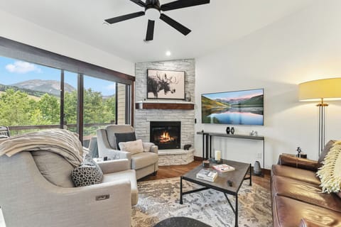 Living Room w mountain view