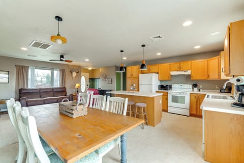 Dining Table | Breakfast Bar