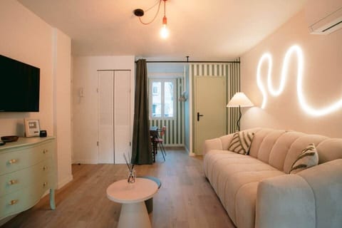 Bedroom image 1