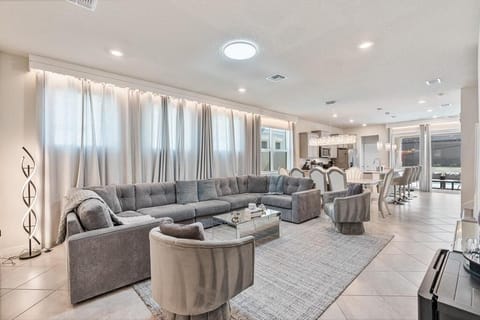 Communal lounge / TV room,Living Room